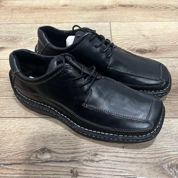 New in box Steve Madden Menlow black loafers with detailed white stitching, 9.5. - Picture 10 of 16